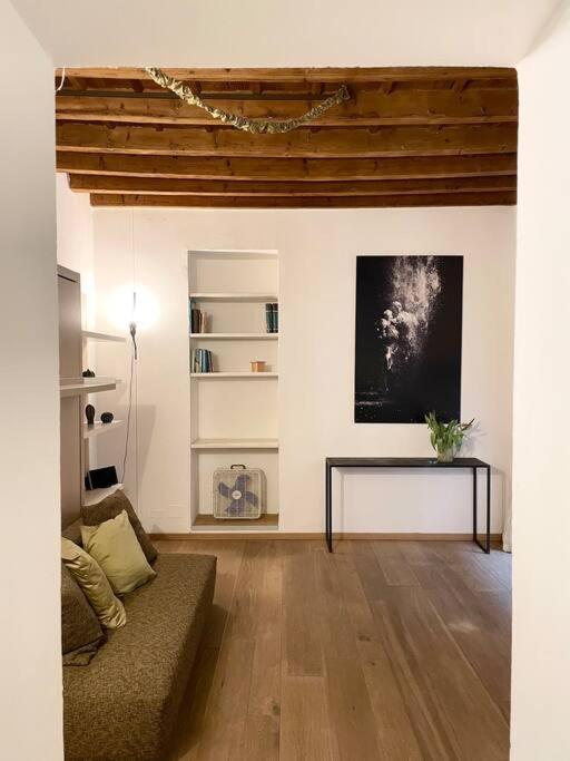 Design Studio Centro Storico Apartment มิลาน ภายนอก รูปภาพ